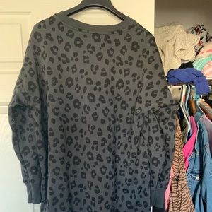 Old navy tunic length cheetah print sweatshirt